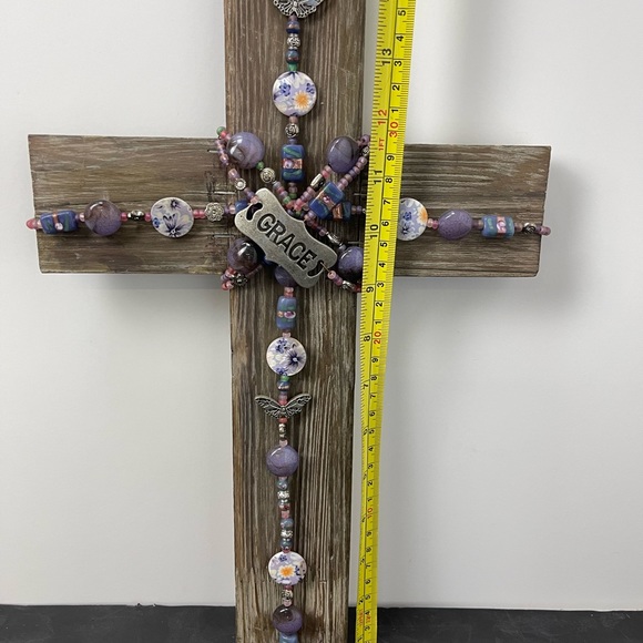 Wooden decorative Cross - Picture 3 of 6